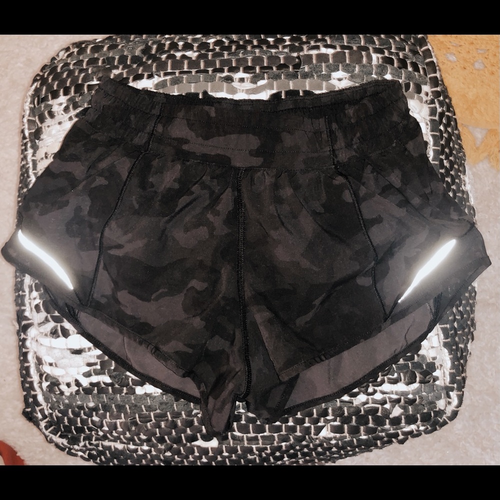 Lululemon Hotty Hot Short II
